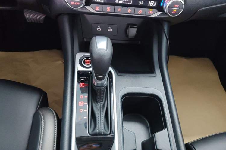 Used Nissan Sylphy 2023 Revised 1.6L CVT Enjoyment Edition Gear Lever