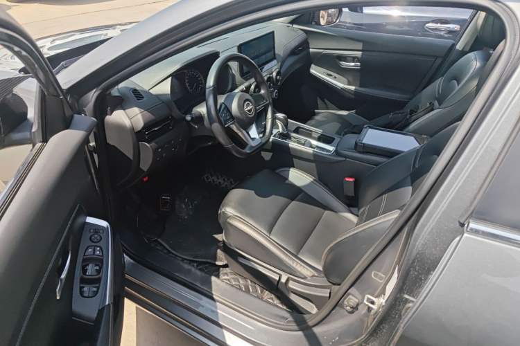 Used Nissan Sylphy 2023 1.6L CVT Enjoyment Edition Interior 3
