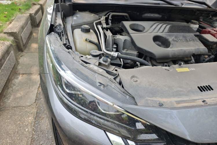 Used Nissan Sylphy 2023 1.6L CVT Smart Drive Version Engine Bay Right