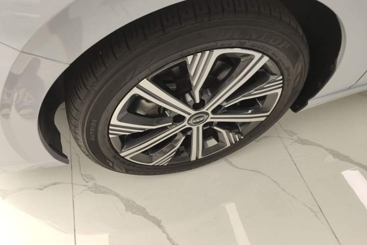 Used Nissan Sylphy 2023 Super Hybrid Electric Drive Ultra-Luxury Model Exterior 4