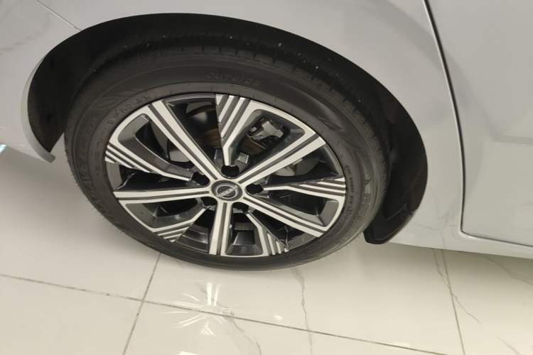 Used Nissan Sylphy 2023 Super Hybrid Electric Drive Ultra-Luxury Model Exterior 5