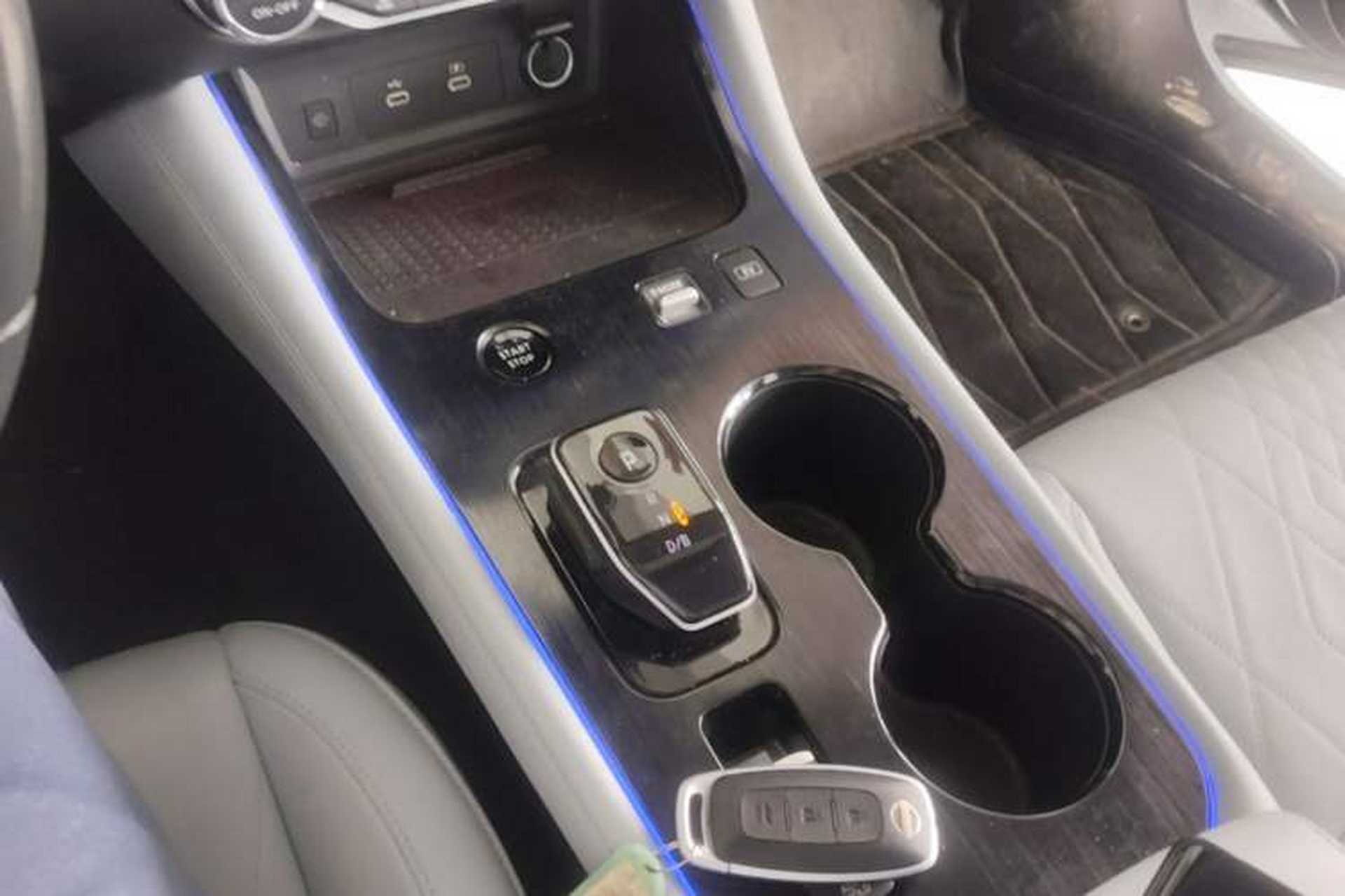 Used Nissan Sylphy 2023 Super Hybrid Electric Drive Ultra-Luxury Model Gear Lever