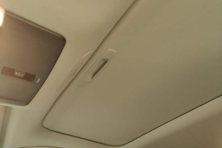 Used Nissan Sylphy 2023 Super Hybrid Electric Drive Ultra-Luxury Model Headliner