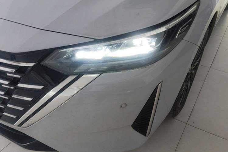 Used Nissan Sylphy 2023 Super Hybrid Electric Drive Ultra-Luxury Model Left Front Headlight