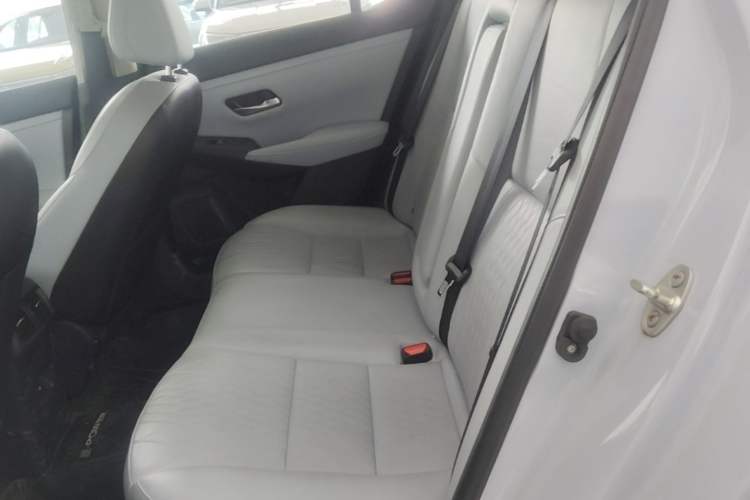 Used Nissan Sylphy 2023 Super Hybrid Electric Drive Ultra-Luxury Model Left Rear Seat