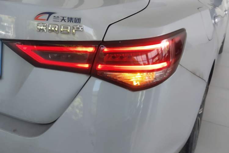 Used Nissan Sylphy 2023 Super Hybrid Electric Drive Ultra-Luxury Model Right Rear Taillight