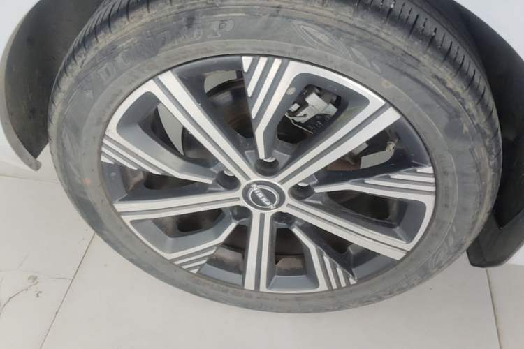Used Nissan Sylphy 2023 Super Hybrid Electric Drive Ultra-Luxury Model Right Rear Wheel Hub