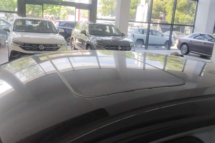 Used Nissan Sylphy 2023 Super Hybrid Electric Drive Ultra-Luxury Model Roof