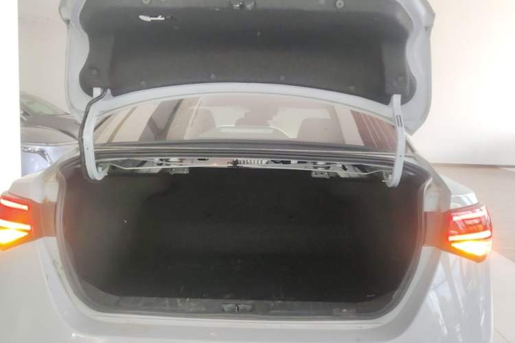 Used Nissan Sylphy 2023 Super Hybrid Electric Drive Ultra-Luxury Model Trunk