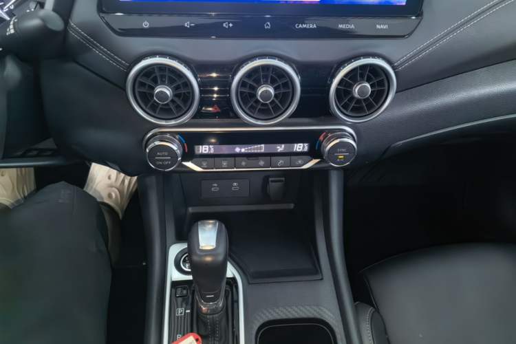 Used Nissan Sylphy 2023 1.6L CVT Enjoyment Edition Audio And AC Panel