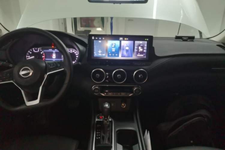 Used Nissan Sylphy 2023 1.6L CVT Smart Drive Version Audio And AC Panel
