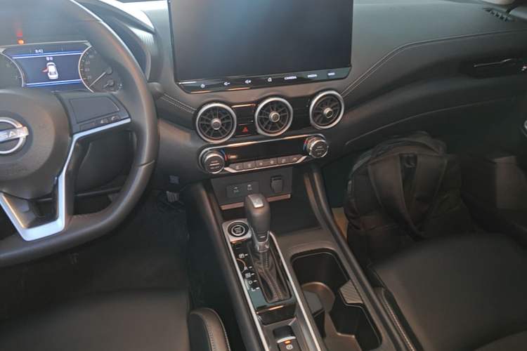Used Nissan Sylphy 2023 Revised 1.6L CVT Enjoyment Edition Audio And AC Panel