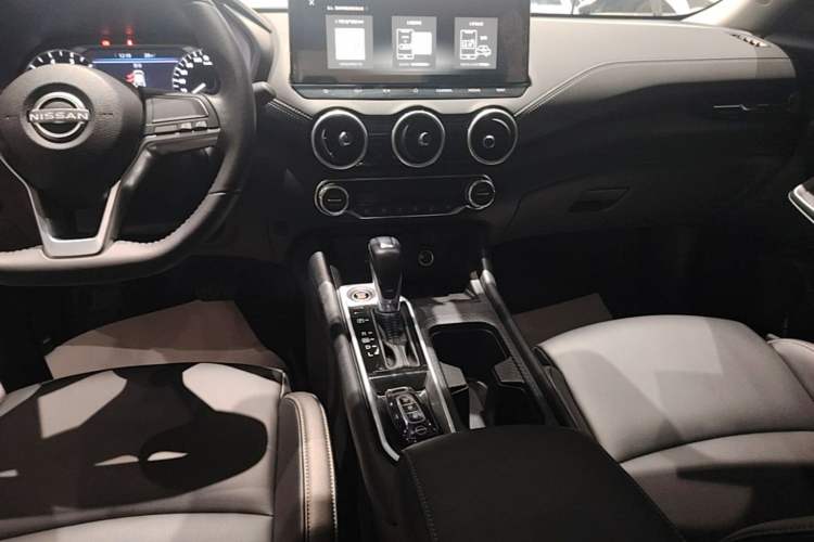 Used Nissan Sylphy 2023 1.6L CVT Enjoyment Edition Audio And AC Panel