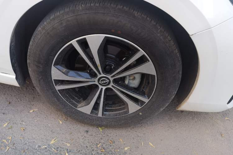 Used Nissan Sylphy 2023 1.6L CVT Enjoyment Edition Exterior 1
