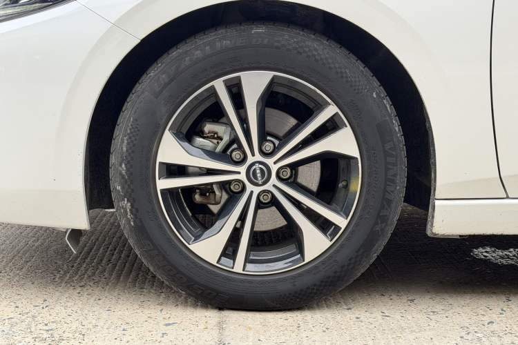 Used Nissan Sylphy 2023 1.6L CVT Enjoyment Edition Exterior 4