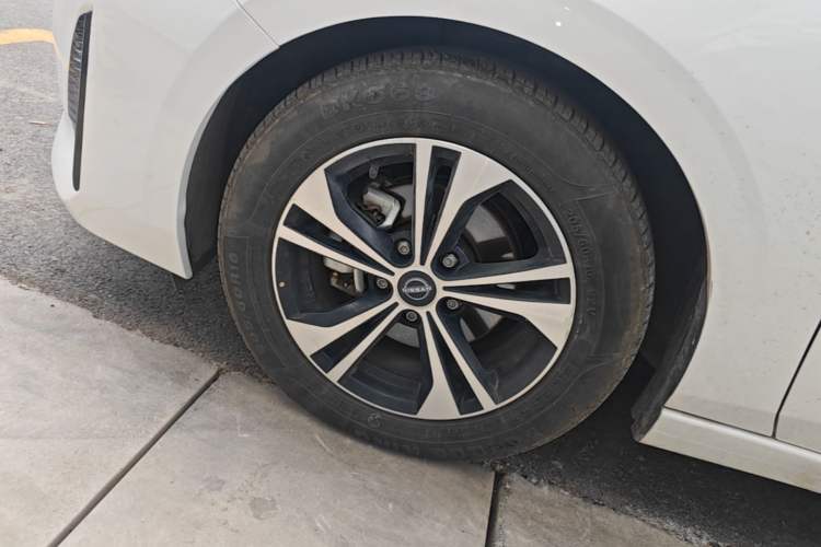 Used Nissan Sylphy 2023 1.6L CVT Enjoyment Edition Exterior 4