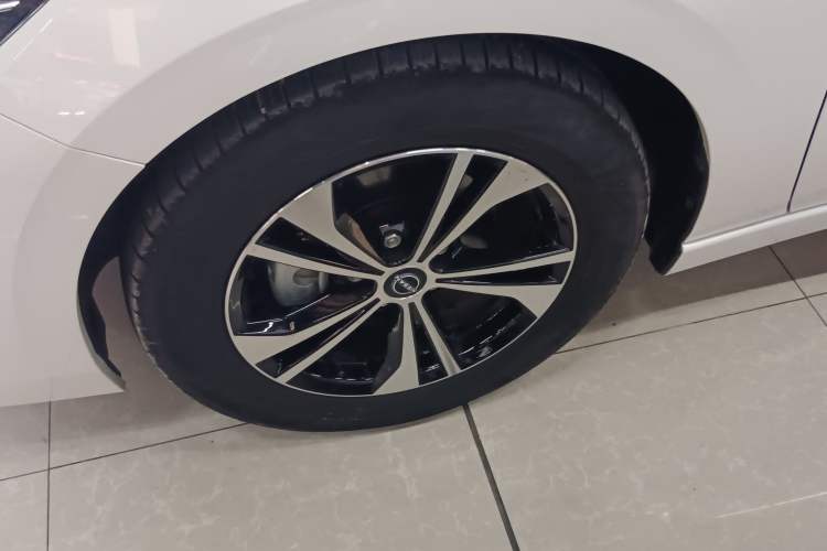 Used Nissan Sylphy 2023 1.6L CVT Enjoyment Edition Exterior 4