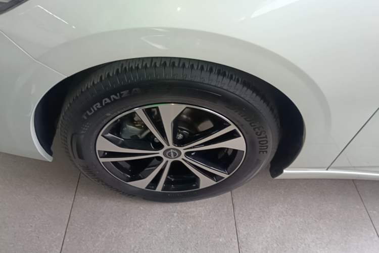 Used Nissan Sylphy 2023 1.6L CVT Enjoyment Edition Exterior 4