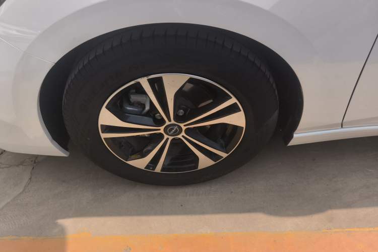 Used Nissan Sylphy 2023 1.6L CVT Enjoyment Edition Exterior 4