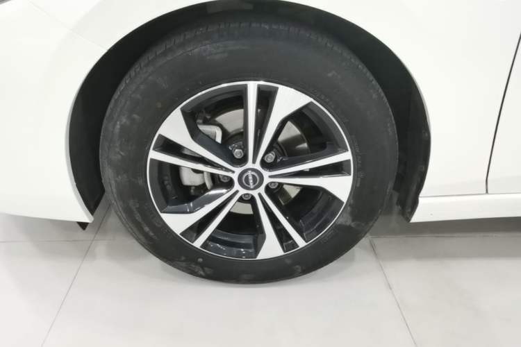 Used Nissan Sylphy 2023 1.6L CVT Enjoyment Edition Exterior 4