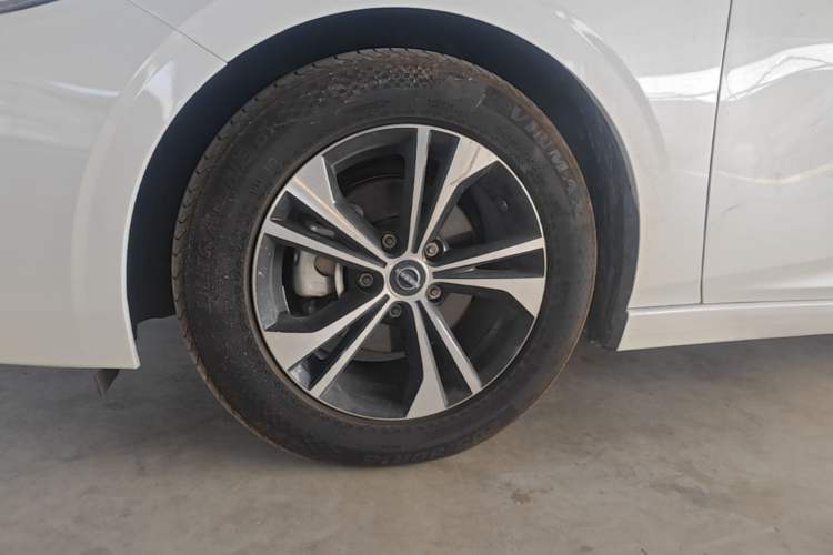 Used Nissan Sylphy 2023 1.6L CVT Enjoyment Edition Exterior 4
