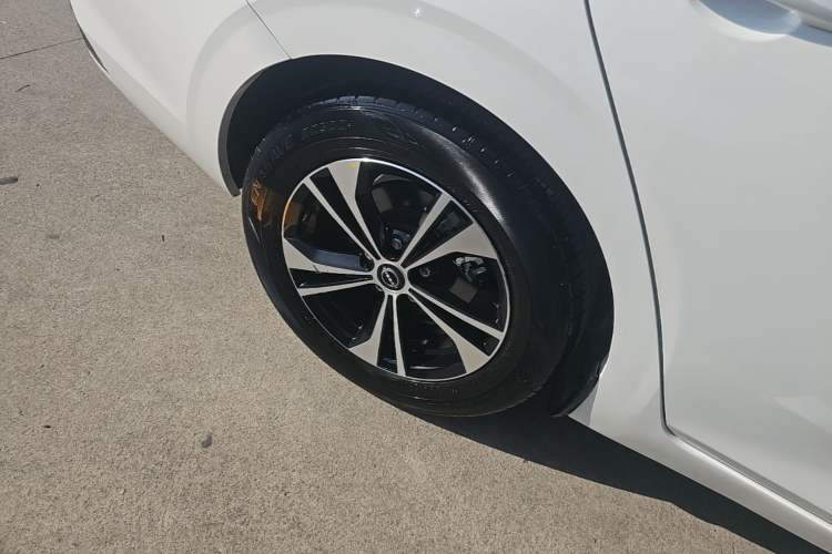 Used Nissan Sylphy 2023 1.6L CVT Enjoyment Edition Exterior 5