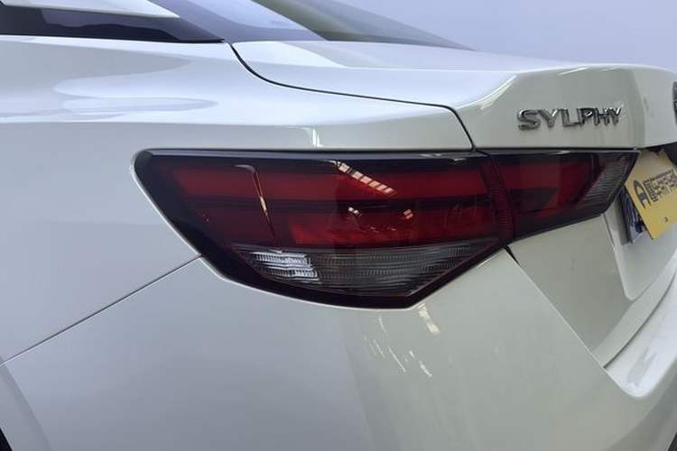Used Nissan Sylphy 2023 1.6L CVT Enjoyment Edition Exterior 8