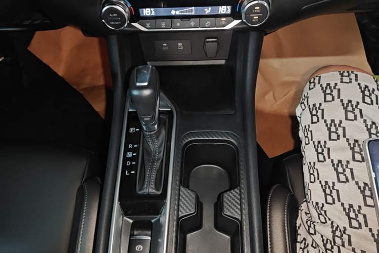 Used Nissan Sylphy 2023 1.6L CVT Smart Drive Version Gear Lever