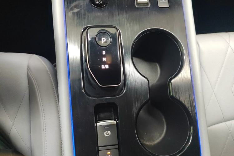 Used Nissan Sylphy 2023 Super Hybrid Electric Drive Ultra-Luxury Model Gear Lever
