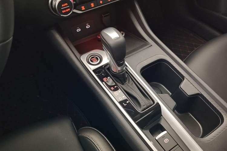 Used Nissan Sylphy 2023 Revised Version 1.6L CVT Intelligent Driving Edition Gear Lever