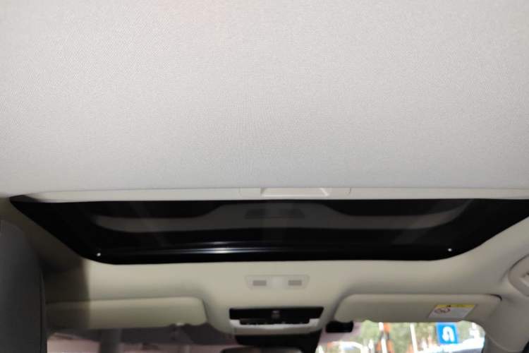Used Nissan Sylphy 2023 1.6L CVT Smart Drive Version Headliner