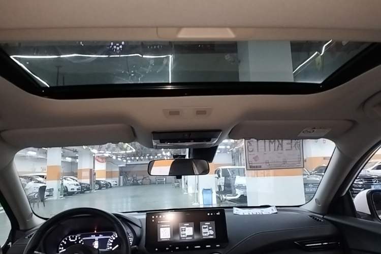 Used Nissan Sylphy 2023 1.6L CVT Enjoyment Edition Headliner