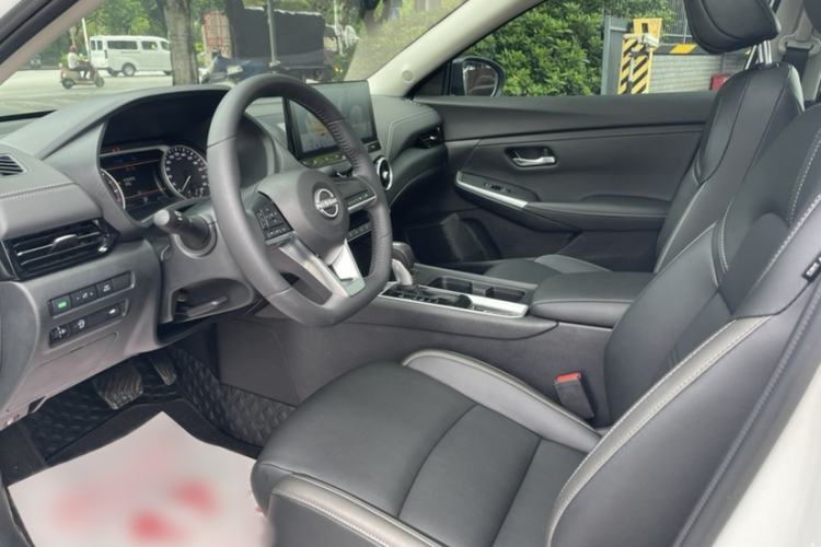 Used Nissan Sylphy 2023 1.6L CVT Enjoyment Edition Interior 4