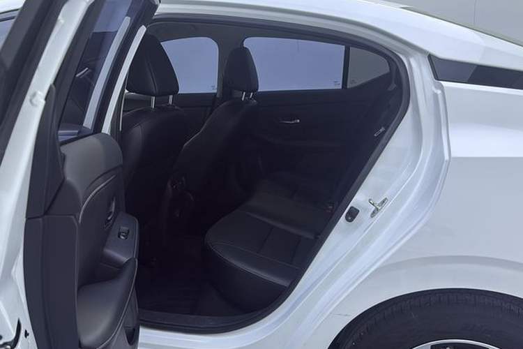 Used Nissan Sylphy 2023 1.6L CVT Enjoyment Edition Interior 5