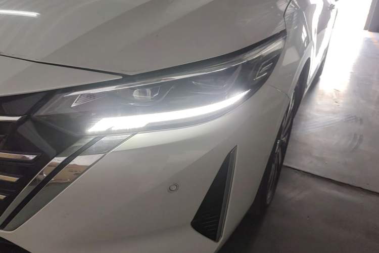 Used Nissan Sylphy 2023 Super Hybrid Electric Drive Ultra-Luxury Model Left Front Headlight