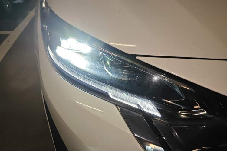 Used Nissan Sylphy 2023 1.6L CVT Smart Drive Version Right Front Headlight