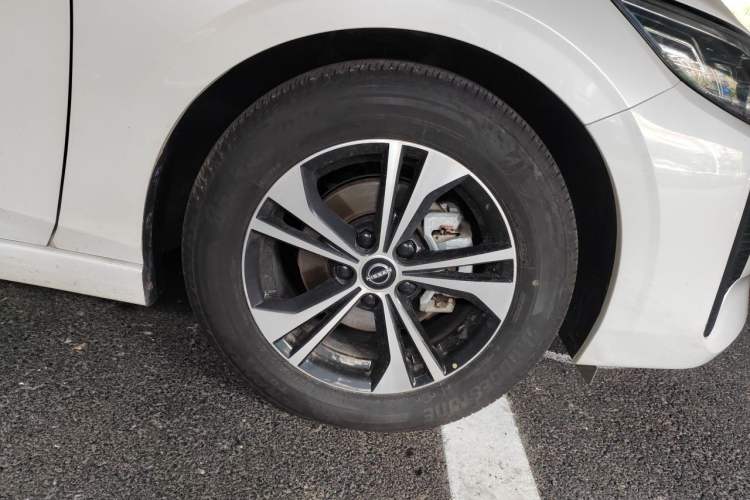 Used Nissan Sylphy 2023 1.6L CVT Smart Drive Version Right Front Wheel Hub