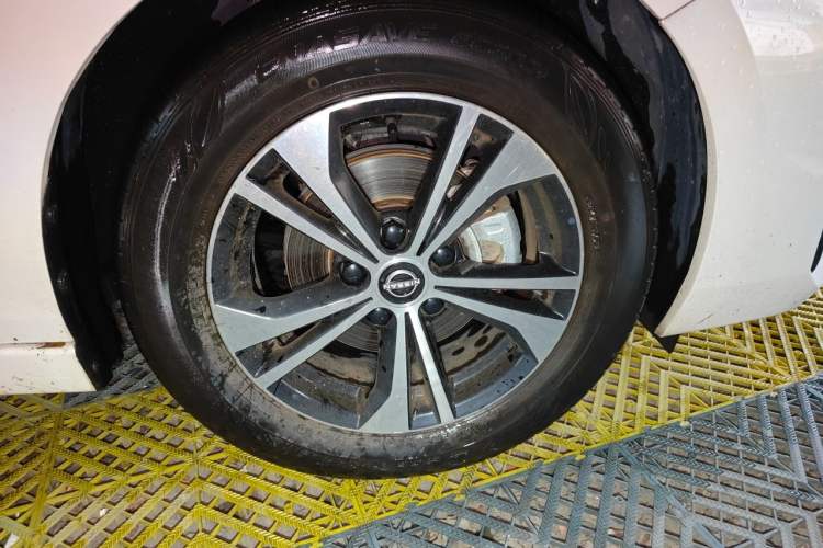 Used Nissan Sylphy 2023 1.6L CVT Smart Drive Version Right Front Wheel Hub