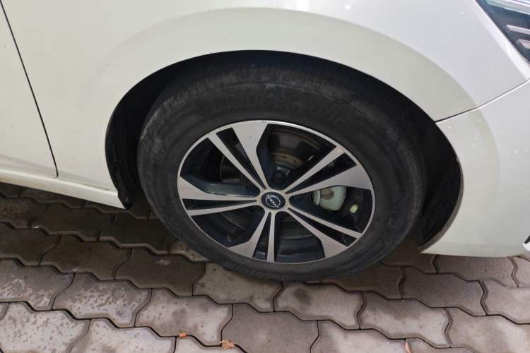 Used Nissan Sylphy 2023 1.6L CVT Smart Drive Version Right Front Wheel Hub