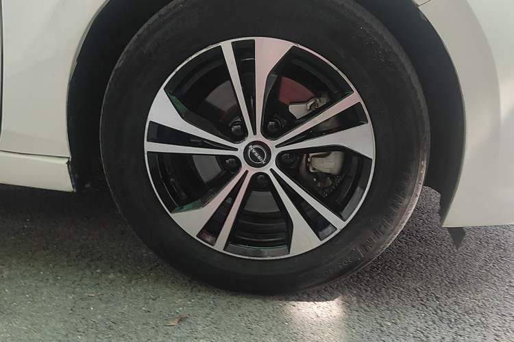 Used Nissan Sylphy 2023 Super Hybrid Electric Drive All-Electric Drive Pro Right Front Wheel Hub