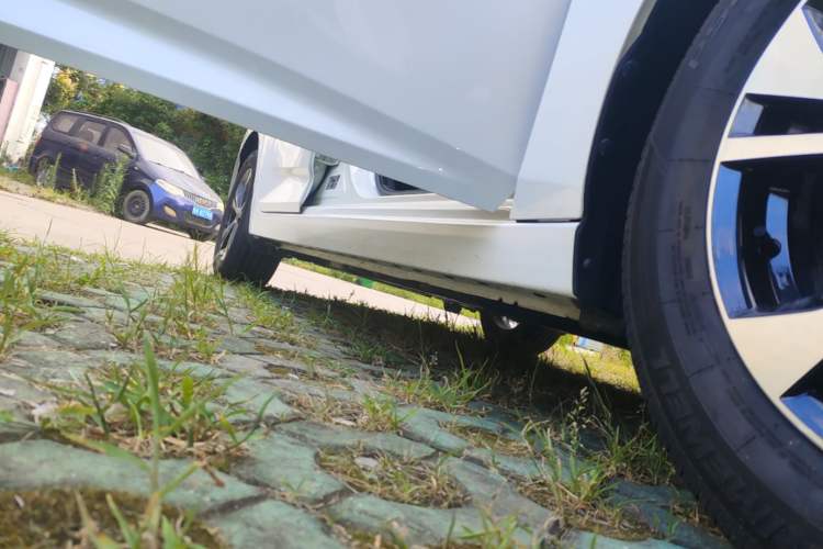 Used Nissan Sylphy 2023 1.6L CVT Enjoyment Edition Right Side Sill