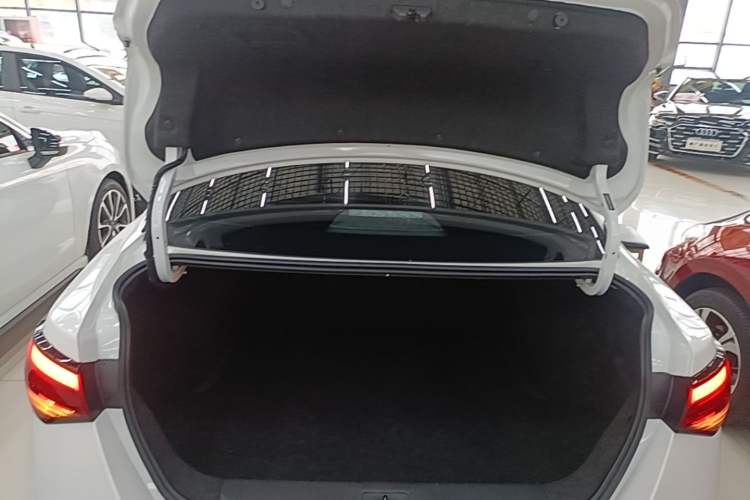 Used Nissan Sylphy 2023 1.6L CVT Enjoyment Edition Trunk