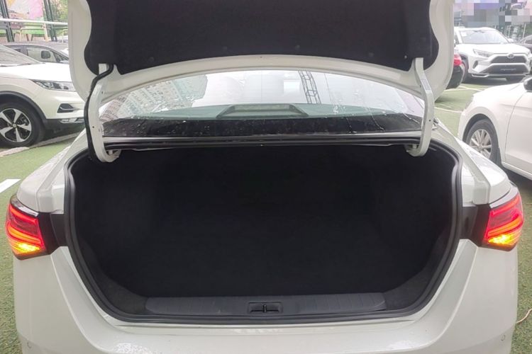 Used Nissan Sylphy 2023 Super Hybrid Electric Drive Ultra-Luxury Model Trunk