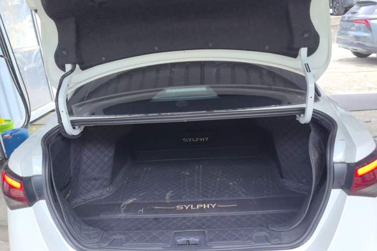 Used Nissan Sylphy 2023 1.6L CVT Enjoyment Edition Trunk