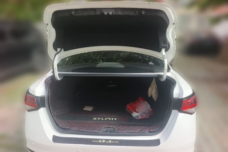 Used Nissan Sylphy 2023 Super Hybrid Electric Drive All-Electric Drive with Large Screen Version Trunk