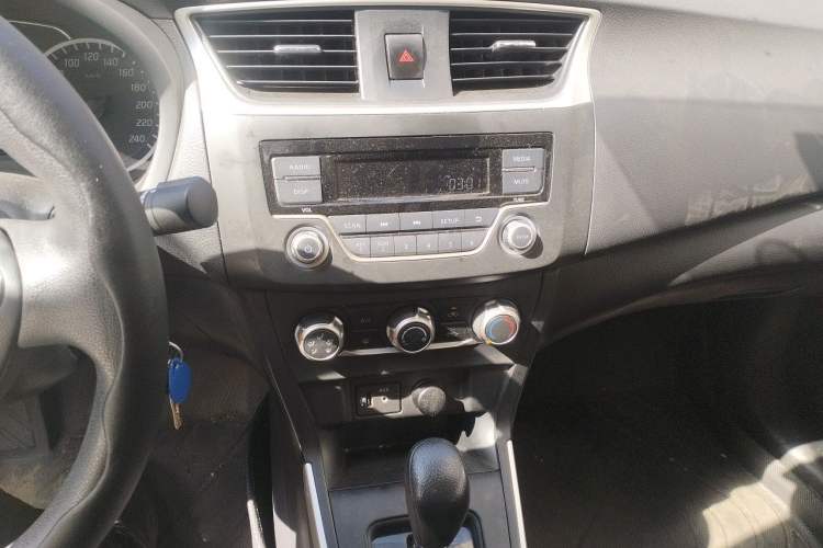 Used Nissan Sylphy 2024 Classic 1.6XE CVT Comfort Edition Audio And AC Panel