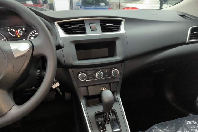 Used Nissan Sylphy 2024 Facelifted Three Classic 1.6XE CVT Comfort Edition Audio And AC Panel