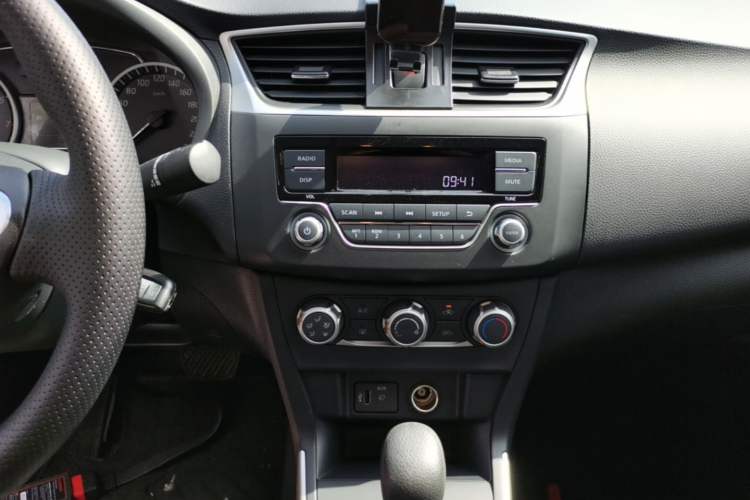 Used Nissan Sylphy 2024 Classic 1.6XE CVT Comfort Edition Audio And AC Panel