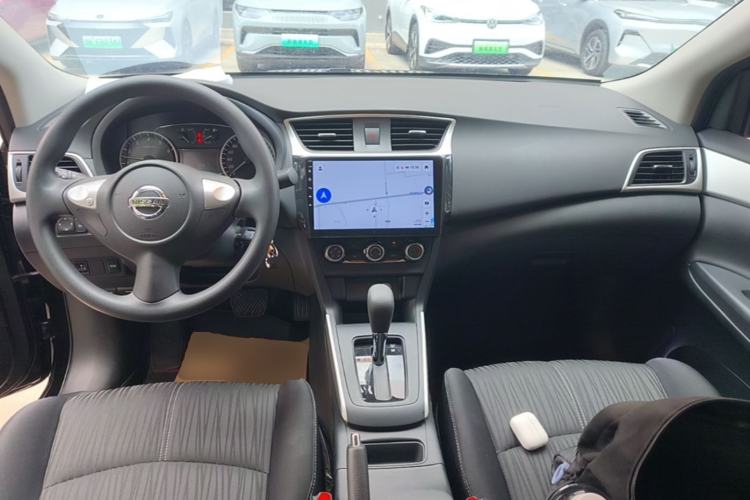 Used Nissan Sylphy 2024 Restyled Version 2 Classic 1.6XE CVT Comfort Edition Center Console