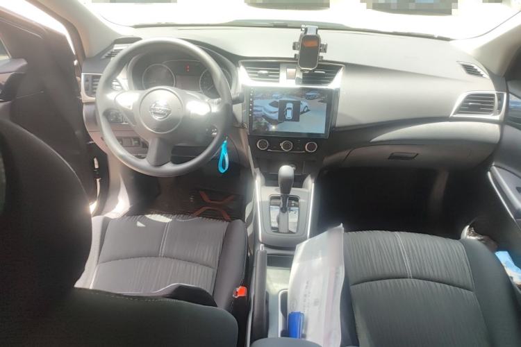 Used Nissan Sylphy 2024 Facelifted Three Classic 1.6XE CVT Comfort Edition Center Console